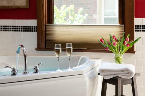 The Buckingham Inn in Madison, USA