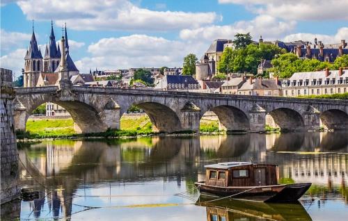 Cozy Apartment In Blois With Wifi