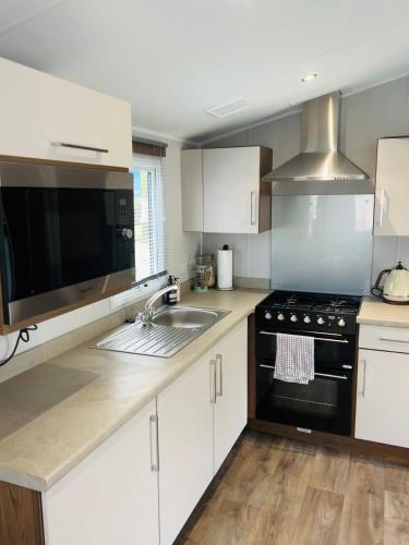 Lovely 3 bedroom holiday home in Seton Sand caravan park Wi-Fi Xbox