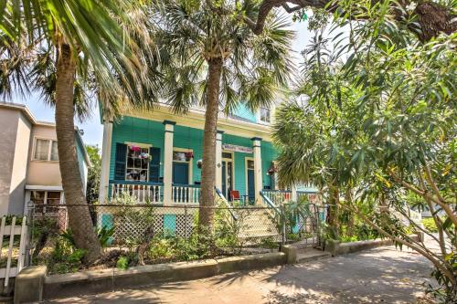 Historic Galveston Apt Less Than 2 Mi to Pleasure Pier! - image 10