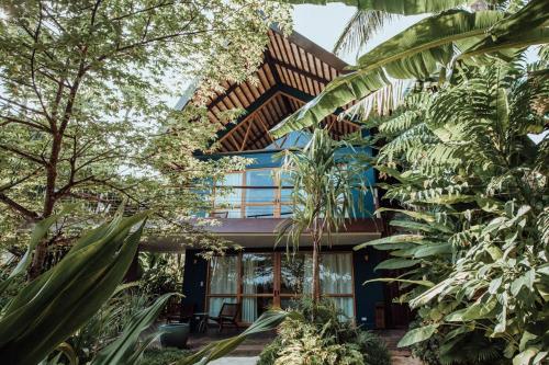 Maison Bukana - King Suite in Dapa