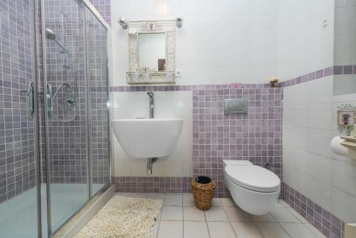 Three-Bedroom Apartment image 10