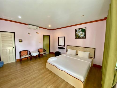 Pachumas Hotel