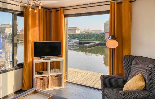 Nice home in Breukelen with WiFi and 2 Bedrooms - image 7