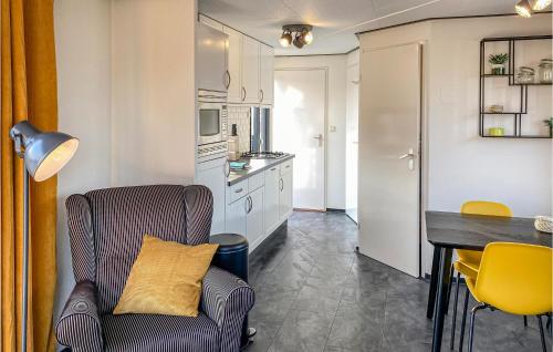 Nice home in Breukelen with WiFi and 2 Bedrooms - image 6