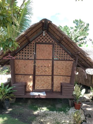 LHOYJEAN Garden Hostel in Batuan