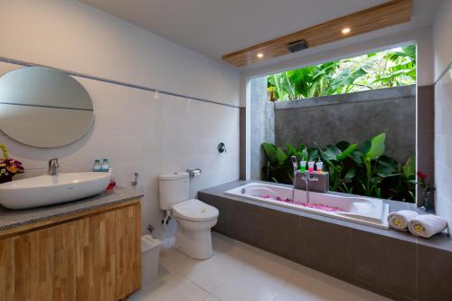 room detail thumbnail 2