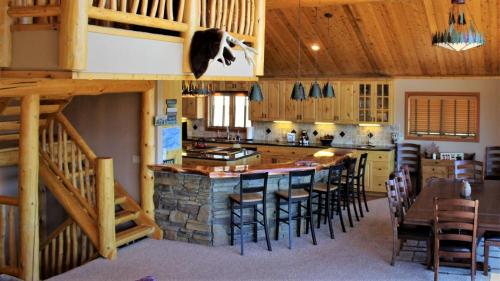 Cliffhanger Cabin - image 11