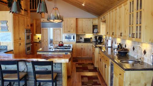 Cliffhanger Cabin - image 6
