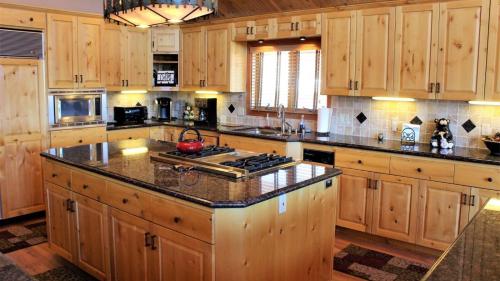 Cliffhanger Cabin - image 9