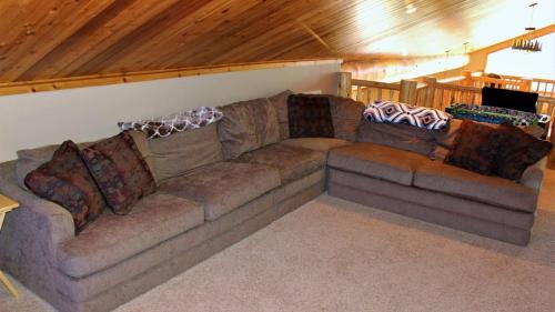 Cliffhanger Cabin - image 14