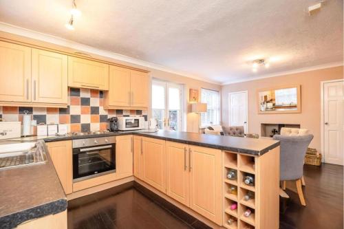 Lovely and Modern Three Bedroom House in Durham