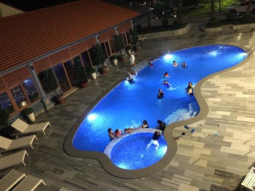 Trân Châu Beach & Resort