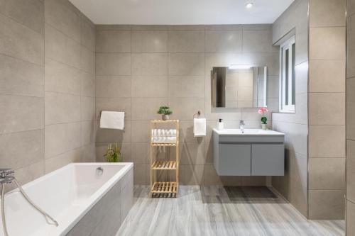 Luxury property in Gzira just minutes away from the seafront and Restaurants, Gżira (fotografie 9)