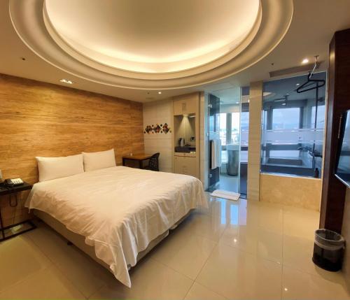 room detail thumbnail 1