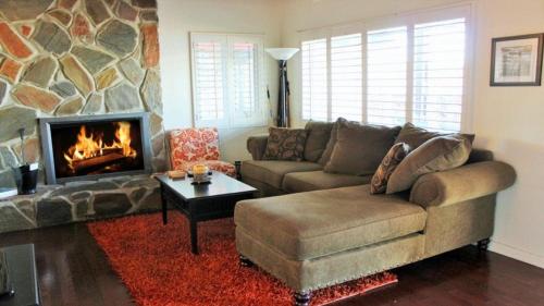 Modern Lakefront Combo - image 11