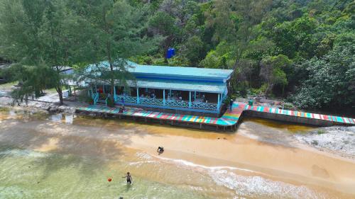 Sandy Beach Bungalows