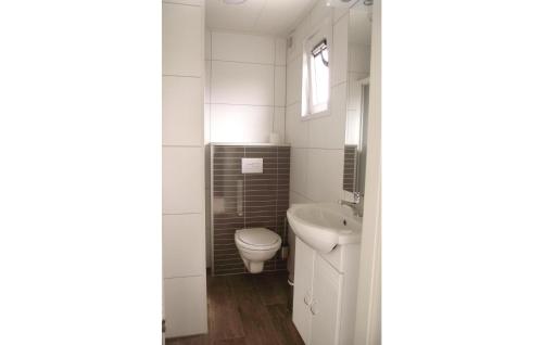 Bathroom, Awesome Home In Breukelen in Stichtse Vecht