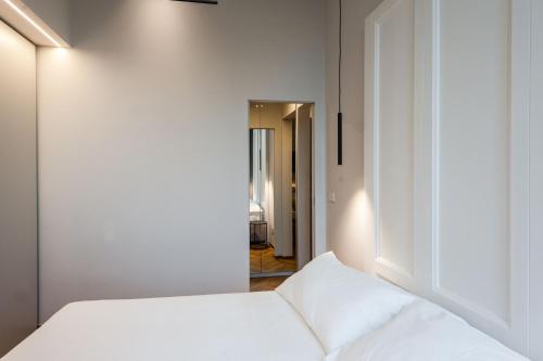 Apartment with Balcony image 3