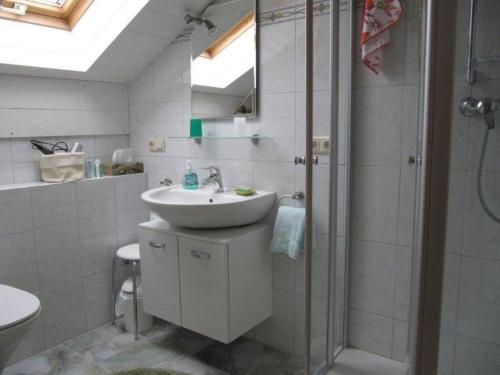 浴室, Ferienwohnung Heimbeck Kochel in 科赫爾