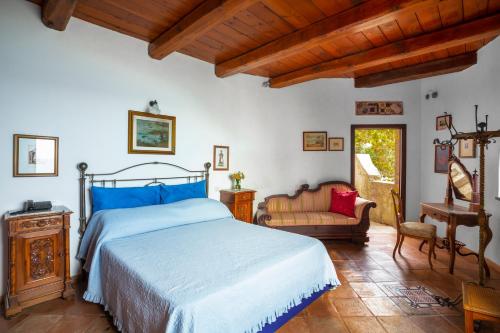 Suite with Sea View image 5