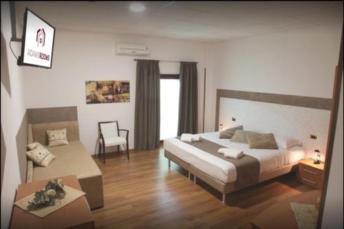  Adams Rooms - Affittacamere, Pension in San Giovanni Lupatoto