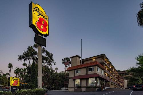 Super 8 by Wyndham San Diego Hotel Circle