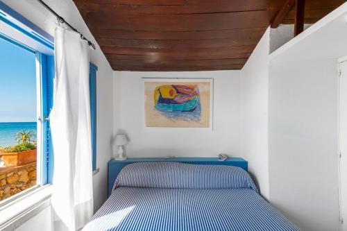 Double Room with Sea View image 4