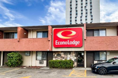 Econo Lodge Motel Village