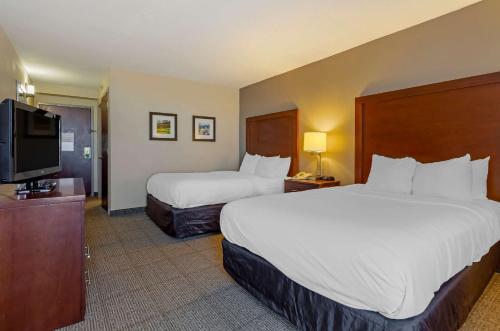 Double Room with Two Double Beds - Non-Smoking