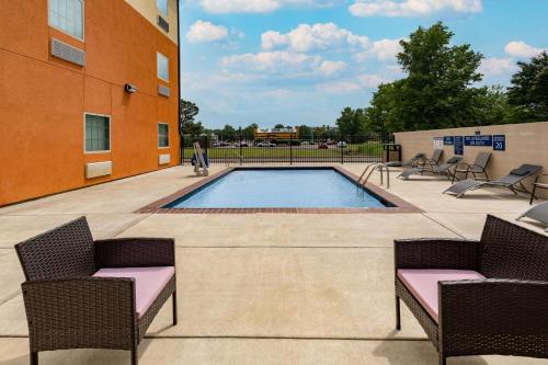 Days Inn & Suites by Wyndham Horn Lake - Memphis Graceland in Horn Lake, USA