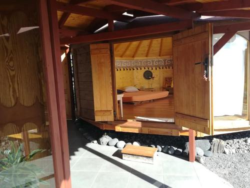Wunderschöner Pavillon aus Holz +Wohnküchenhöhle
