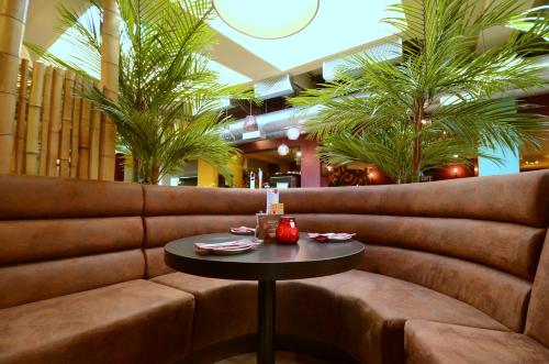 Pelican London Hotel and Residence - image 14