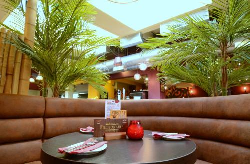 Pelican London Hotel and Residence - image 8