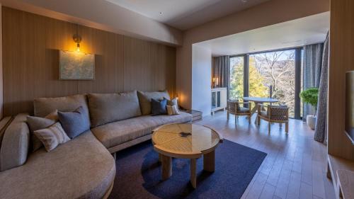 Comfort Suite with Hot Spring Bath  image 3