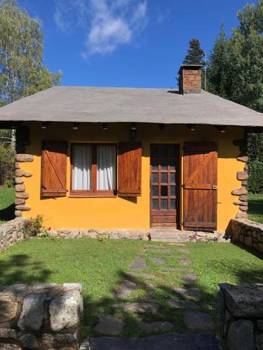 Agradable casa con chimenea interior