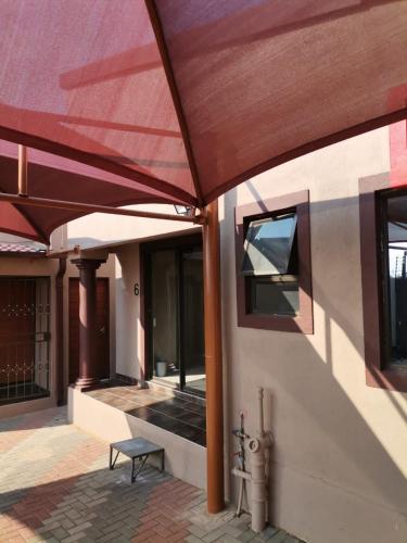 Sunset View Palace Guest House in Mabopane