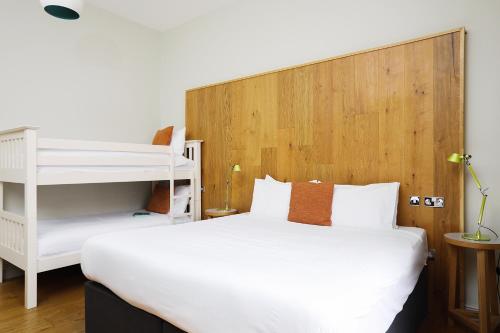 Cairn Hotel & Apartments - image 12