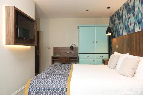 Cairn Hotel & Apartments - image 14