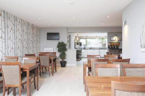 Essen und Erfrischungen, Cairn Hotel in Edinburgh