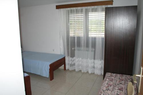 One-Bedroom Apartment with Balcony image 9