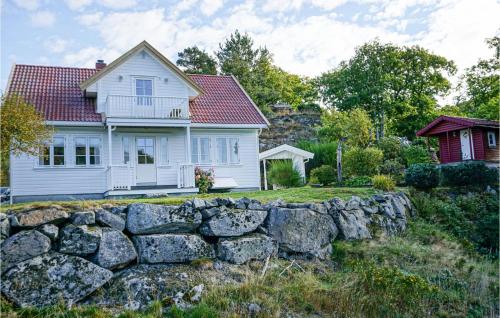 4 Bedroom Beautiful Home In Farsund