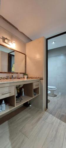 Casa amplia en ubicación tranquila de la ciudad (Casa amplia en ubicacion tranquila de la ciudad) in 바리오 알토 라 비나