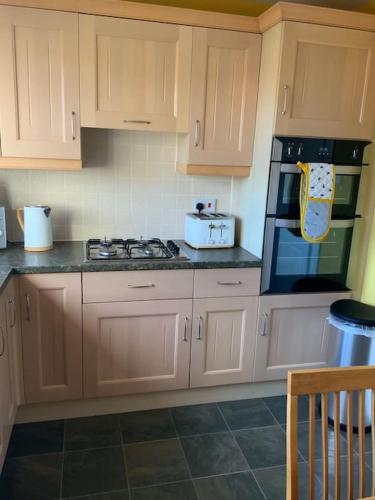 Home from home, 3 bedroom house in Hawick in هاويك