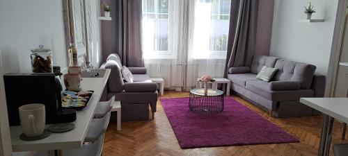 Sweet 16 Apartment in the Party District, Budapest