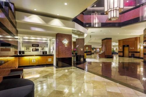 Lobby, Condotel Quiet with High Ceiling Free Parking and WiFi near Queen Emma Summer Palace