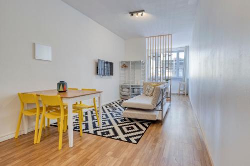 Travel & live Santa Catarina apartment, Porto