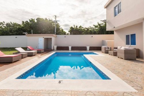 Swimming pool, The Green Palms 5 Bedroom villa with pool / garden in Playa Dorada