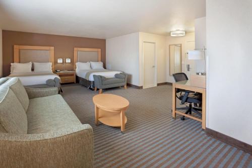 Holiday Inn Express Monterey - Cannery Row