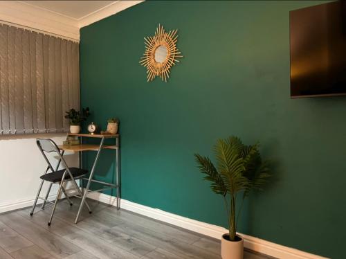 Cheerful 5 Bedroom House - Sleeps 10 at Waveney Croft